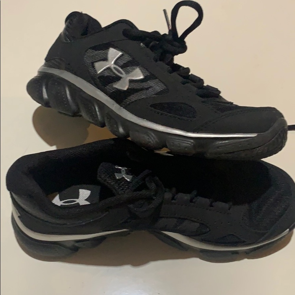 Youth Under Armour running shoe